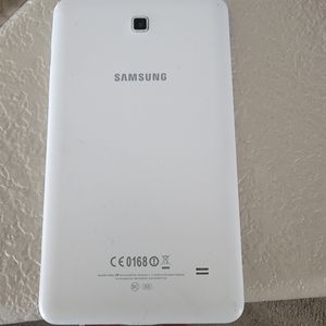 Samsung Galaxy Tab4 7” 8GB it good condition no box or charger.